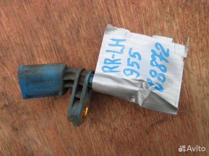 Датчик abs задний левый Porsche Cayenne 955 M02.2Y