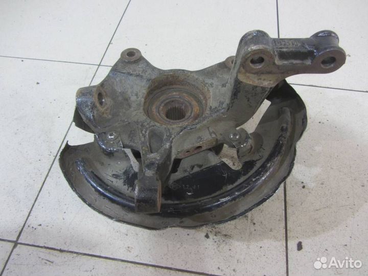 Кулак передний правый Рено