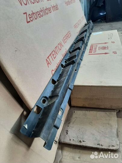 Кронштейн накладки порога левый BMW X6 e71