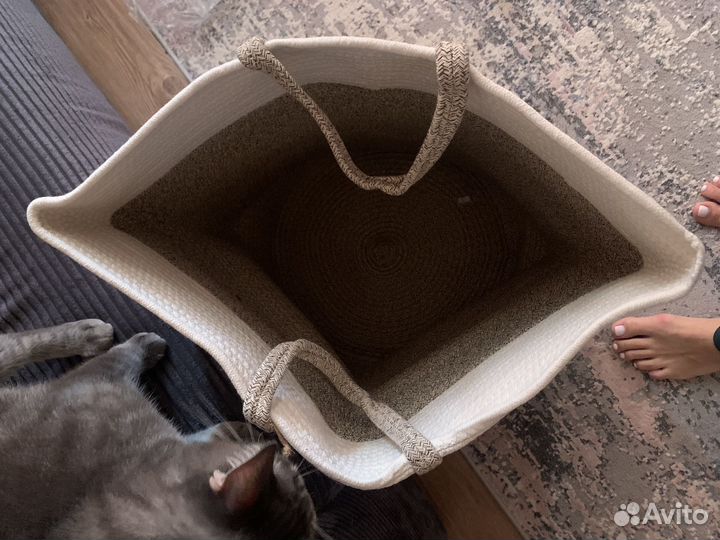 Корзина для белья или интерьера