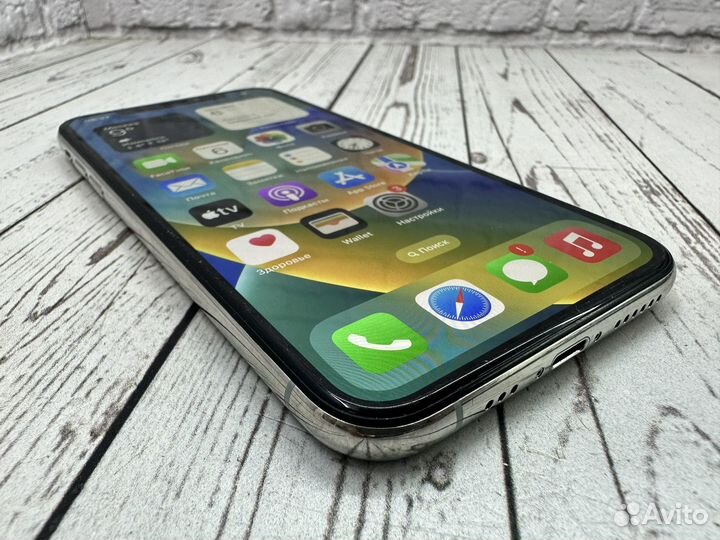 iPhone Xs, 64 ГБ