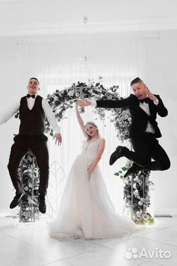 Ведущий на мероприятие