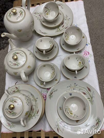 Антикварный сервиз