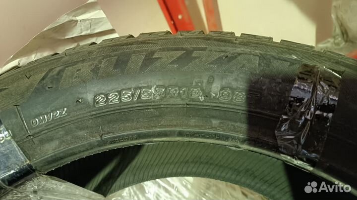 Bridgestone Blizzak DM-V2 225/55 R18 98T