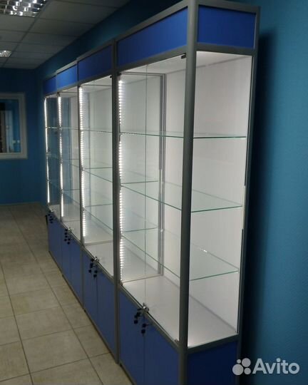 Алюминиевые витрины с подсветкой