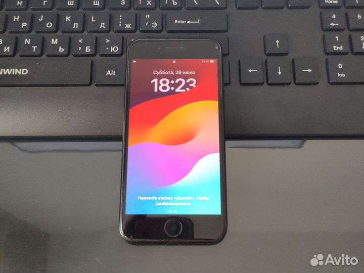 iPhone SE (2020), 64 ГБ