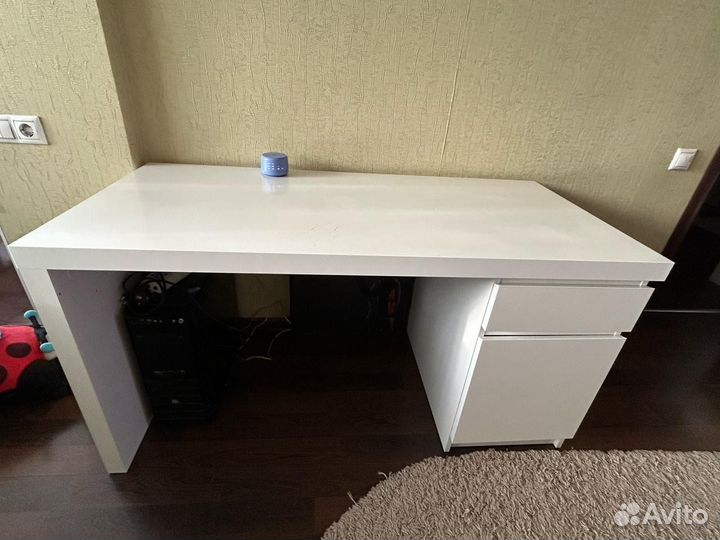 Письменный стол