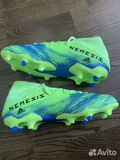 Футбольные бутсы adidas nemeziz