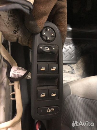 Кнопки стеклоподъемников Пежо 308 408