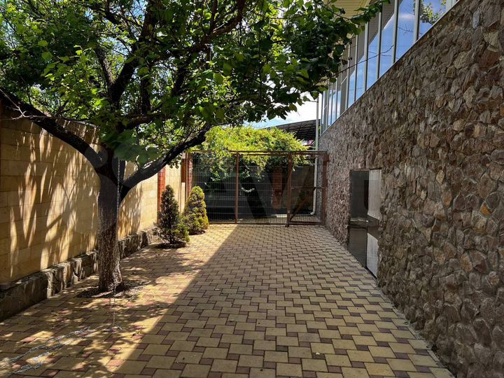 Дом 450 м² на участке 7,8 сот.