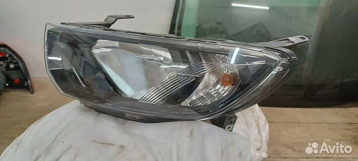 Фара левая лада Гранта б/у оригинал