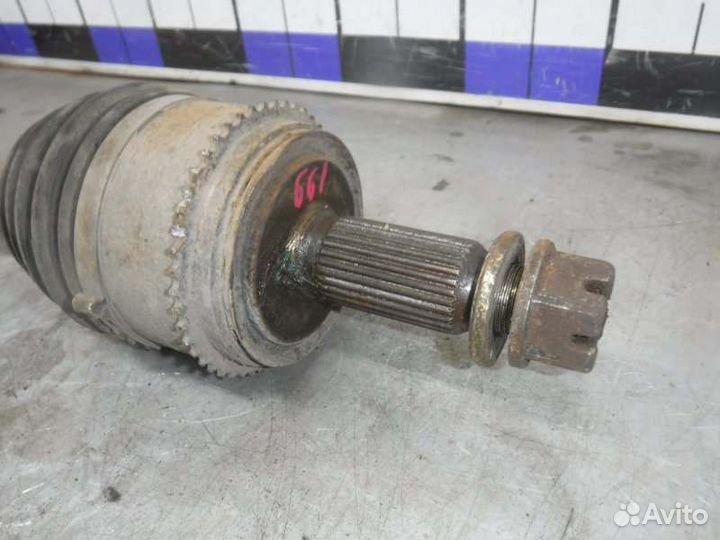 Привод передний правый Mitsubishi Pajero 3 6G74