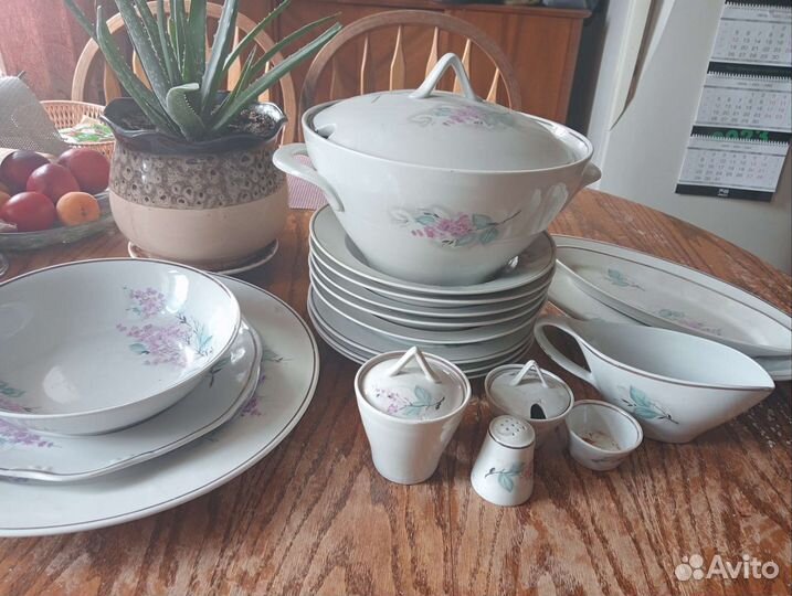 Сервиз столовый сирень. Дулево