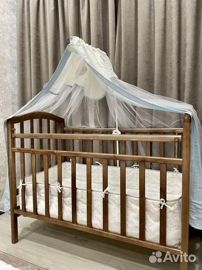 Детская кроватка комплект