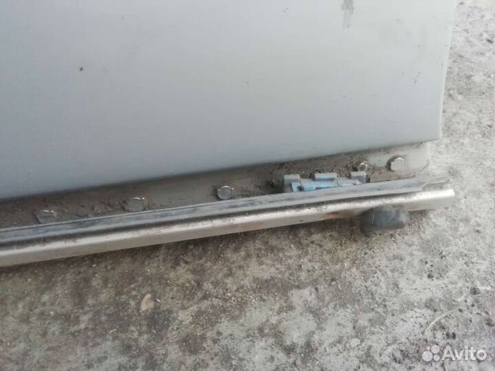 Передняя левая дверь Audi A8 d2