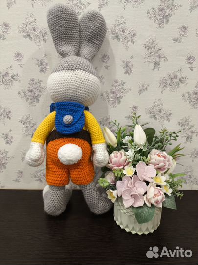 Вязаный заяц