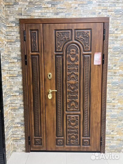 Входная дверь 