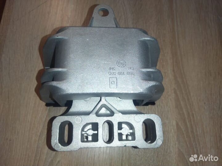 Подушка двигателя golf 4