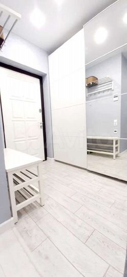 2-к. квартира, 64 м², 1/17 эт.