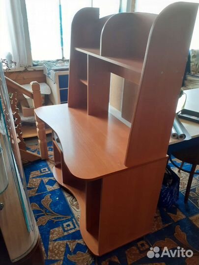 Компьютерный стол