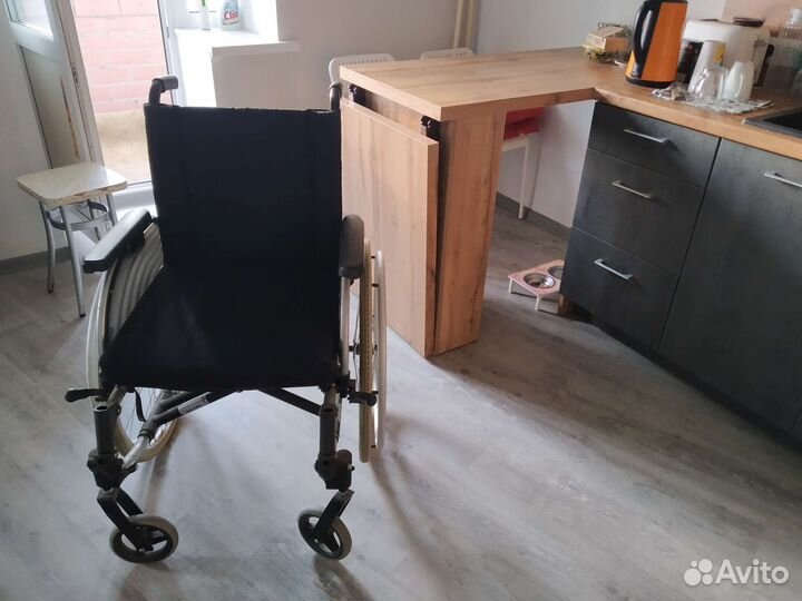 Инвалидная коляска складная бу
