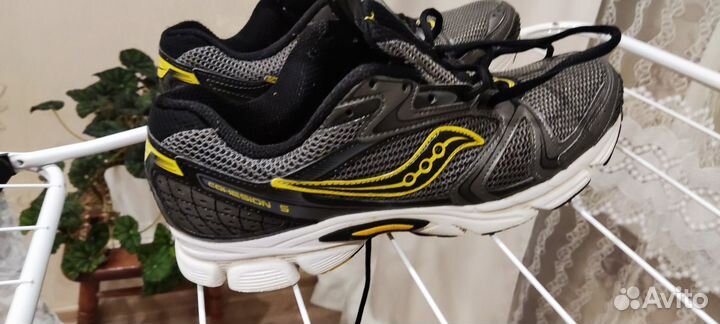 Беговые кроссовки Asics 451 Saucony Joma Brooks