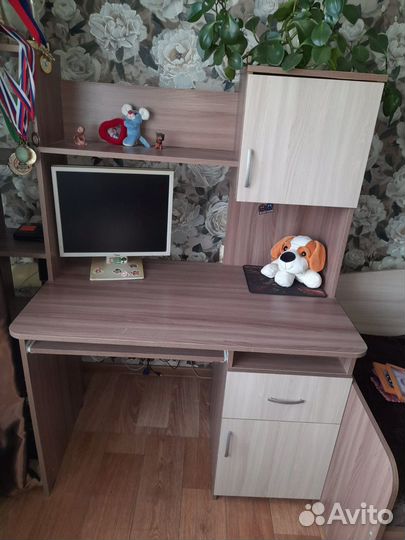 Компьютерный стол