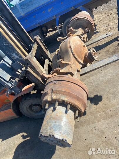 Средний мост. Маз 54329 грузовой тягач ямз238М2