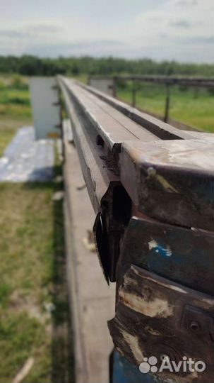 Направляющие балки сдвижного механизма полуприцепа
