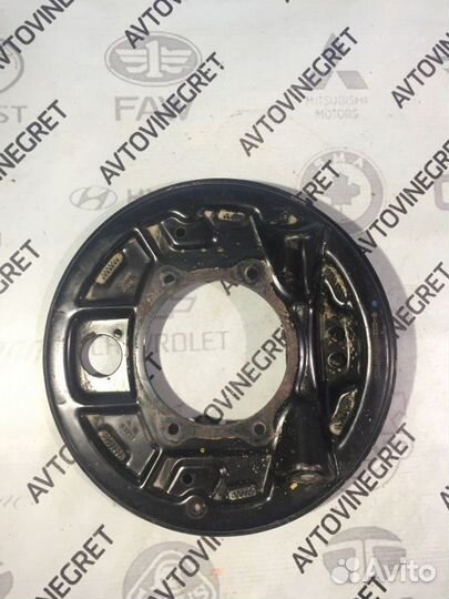 Пыльник (тормозная) задний правый Renault Duster 1