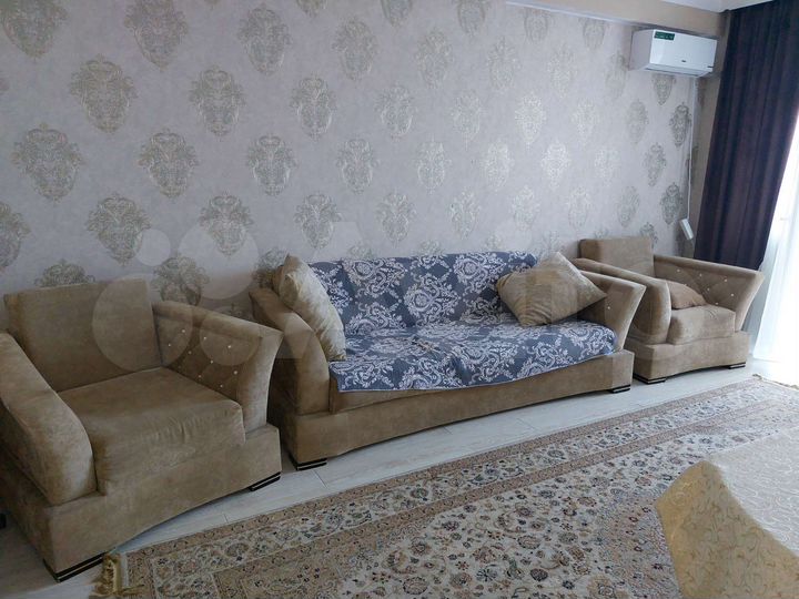 2-к. квартира, 79 м², 4/10 эт.