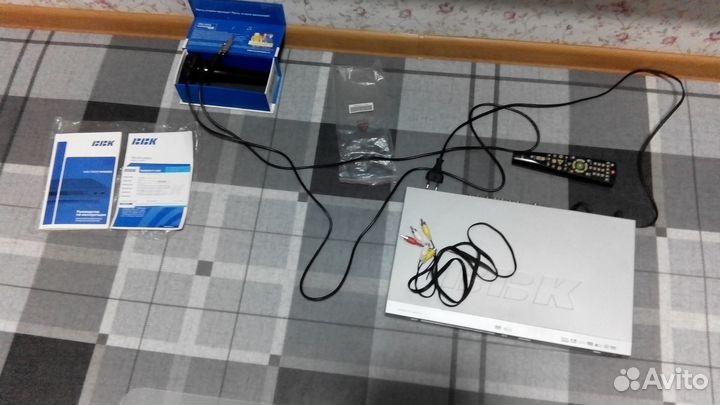 DVD плеер BBK DV 525SI с караоке переходник на пк