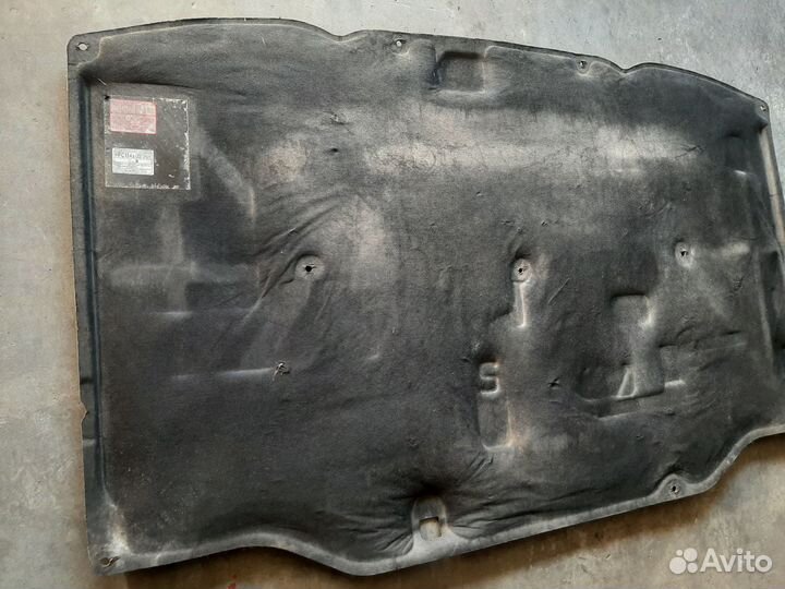 Обшивка капота Toyota Land Cruiser 100 Европа