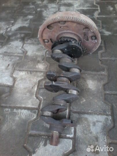 Коленвал Nisan Juke