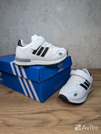 Кроссовки adidas