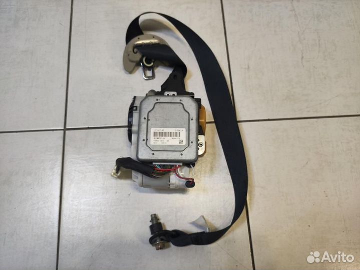 Ремень безопасности с пиропатроном передний правый