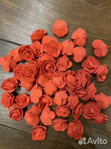 Искусственные розы из пены