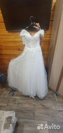 Свадебное платье 42 44 новое