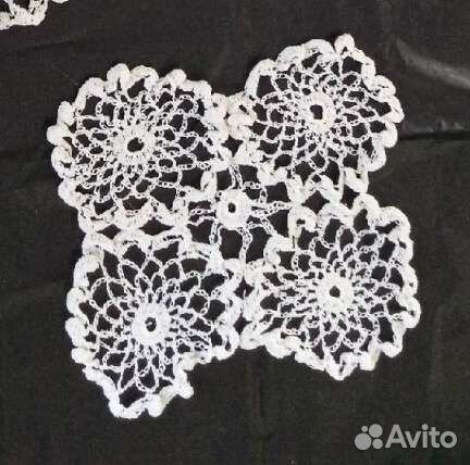 Салфетка вязаная вручную