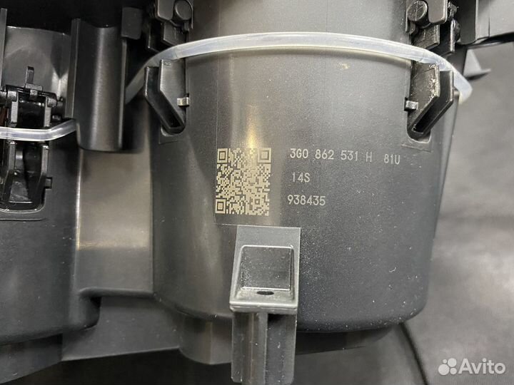 Подстаканник Passat B8 (с шторкой)