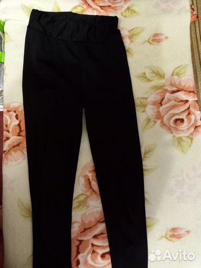 Купальник, лосины спортивные и юбка