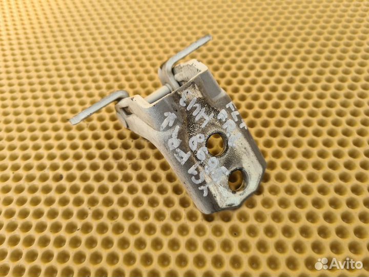 Петля двери передняя правая Infiniti M37 M25 M56