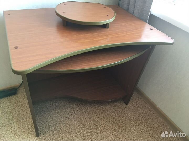 Компьютерный стол