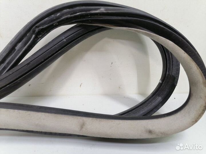 Уплотнитель проема двери задний левый Volkswagen