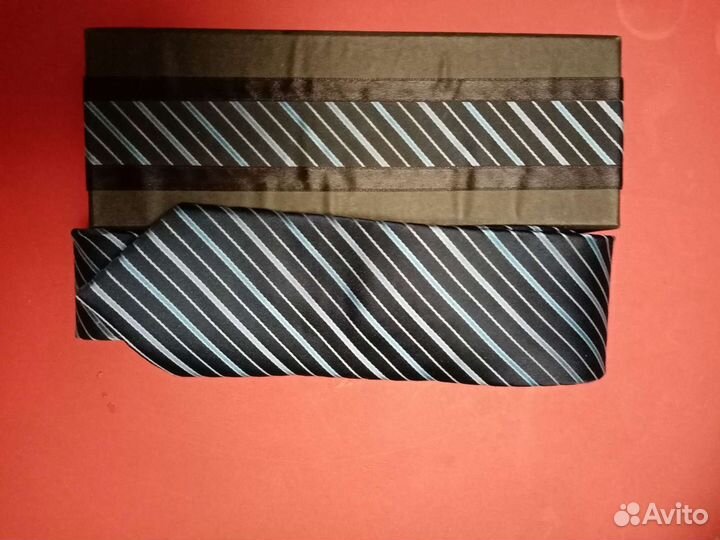 Мужской подарочный комплект. Галстук, зажим, запон