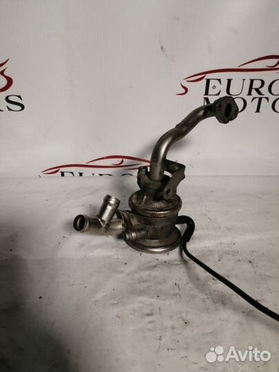 Крепление клапана EGR Audi A6 C6