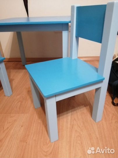 Столик из натурального дерева