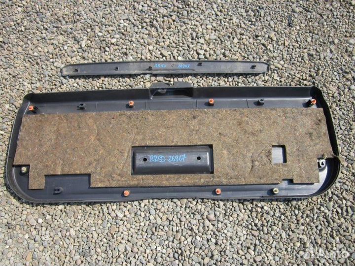 Обшивка крышки багажника Nissan Terrano RR50