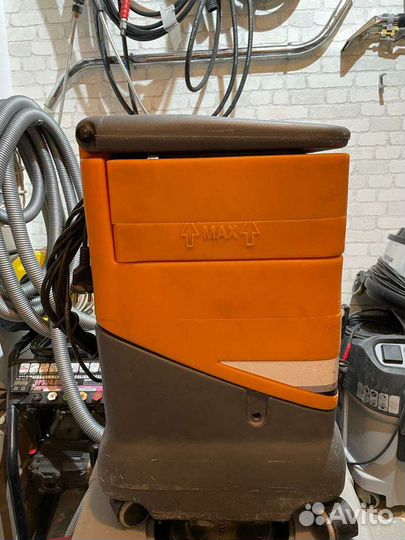 Профессиональный моющий пылесос экстрактор Taski