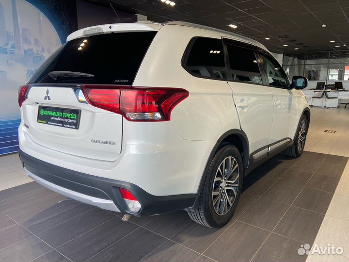 Mitsubishi Outlander 2.4 CVT, 2015, 122 900 км